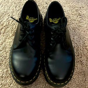 Dr. Martens Smooth Black Leather Oxford Platform Shoes in excellent condition.